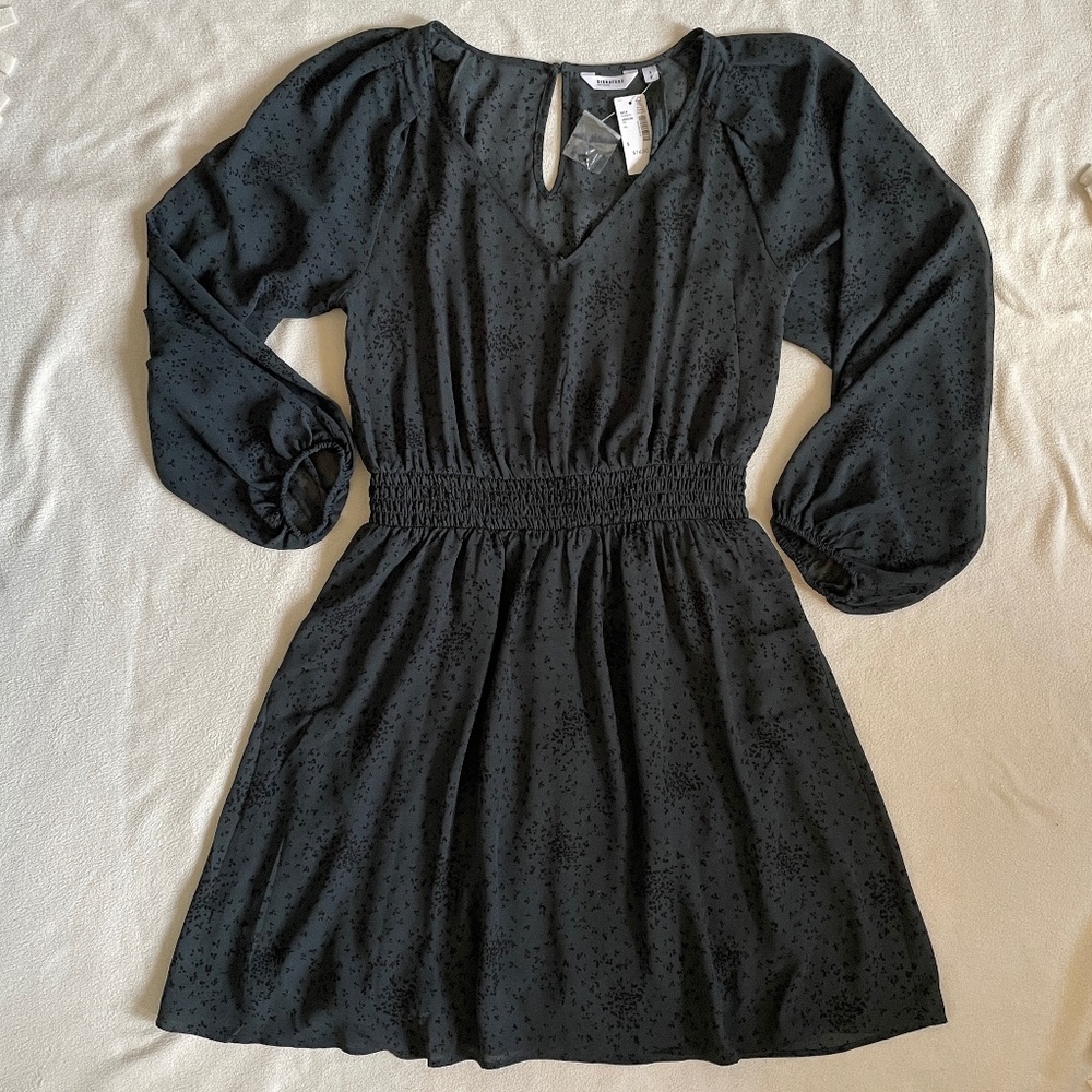 BNWT Reitman's Long-Sleeve Mix-Media Dress w/ V Neckline in Grey Size S
